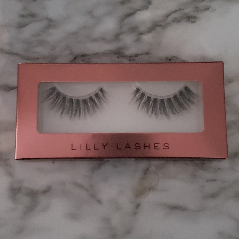 Limited edition lily lashes